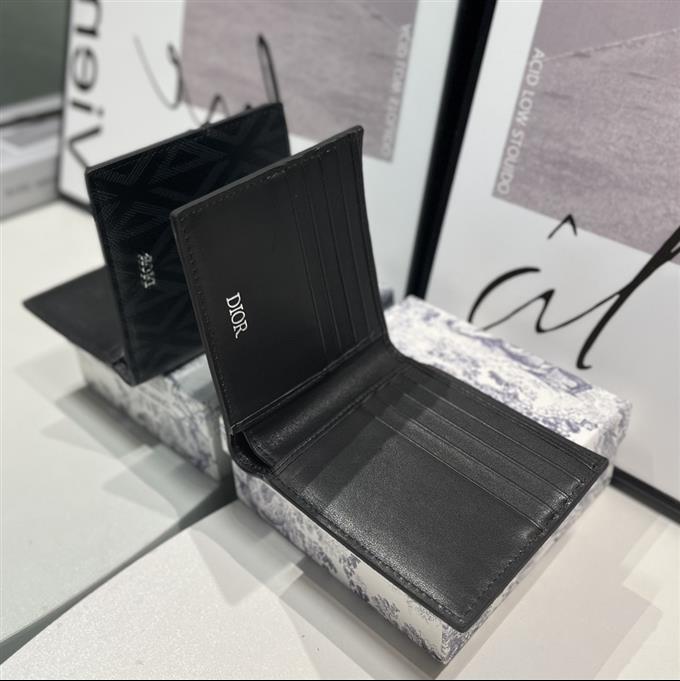 2025228Y 180P182140361